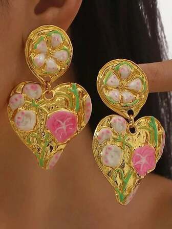 1 Piece Of Retro Floral Heart-Shaped Unperforated Earrings, Medieval Palace Style Earrings With Oil Painting Style Ear Clips, Relief Three-Dimensional Flower Earrings, Women's Medium-Sized Alloy Jewelry Pendant, No Ear Hole Jewelry