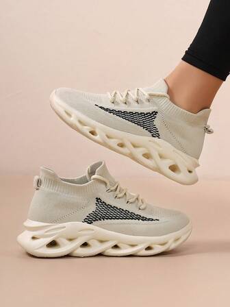 女士透气针织轻便缓震镂空鞋底系带运动鞋几何图案圆头低帮厚底跑步鞋休闲风格女士日常步行户外春夏米色织物运动鞋