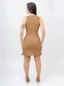 Vestido Feminino Tricot Midi Texturizado Trico Elegante Sem Manga Moda Casual Confortável - Caramelo - Visão 9