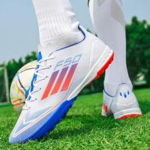 أحذية كرة القدم للرجال، أحذية كرة قدم منخفضة الرقبة للبالغين من الجنسين، أحذية تدريب احترافية خفيفة الوزن مناسبة للملاعب الاصطناعية والرياضات الخارجية، مناسبة للمراهقين - أبيض - مشاهدة 4