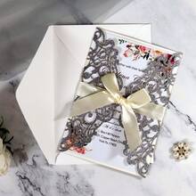 Paquete de 10 invitaciones de boda cortadas con láser, brillantes y en color plateado y dorado claro (incluye tarjetas en blanco, sobres y moños de cinta), tarjetas de invitación elegantes y de alta calidad para bodas y fiestas - Multicolor - Ver 30