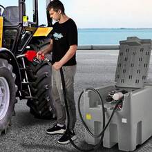 Tanque portátil, capacidad de 116 galones y caudal de 10 GPM, tanque de combustible diésel con bomba de transferencia eléctrica de 12 V y manguera de goma de 13.1 pies, tanque de transferencia diésel PE para fácil transporte de combustible, gris - Gris - Ver 9