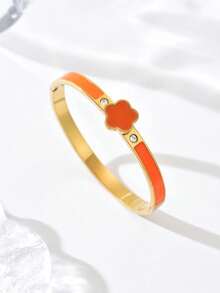 1条五叶草手链，经典黑、橙、白配色，金色边框镶嵌闪亮水钻，精致小巧，可单独佩戴或叠戴，时尚女士饰品。 - 五葉草 - 查看 12