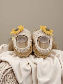 1 Pair Crochet Infant Sandals With Yellow Sunflower, Handmade Shoes, Beige
