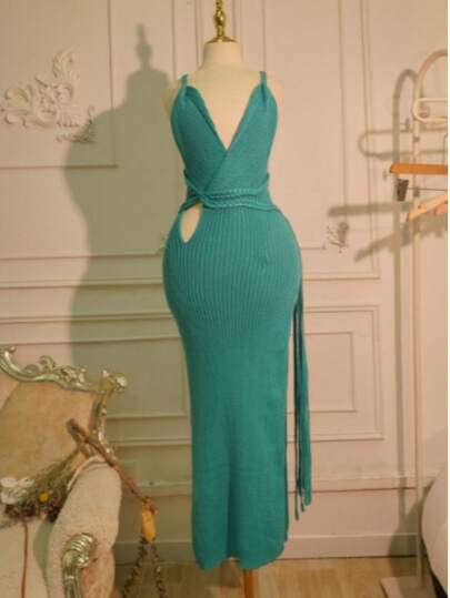 编织十字交叉设计开叉沙滩罩衫，性感深 V 针织沙滩裙