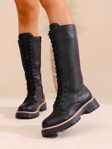 Giày bốt buộc dây mũi tròn thời trang mới màu đen dành cho nữ, đế dày chống trượt, họa tiết chắp vá hai màu, thiết kế khóa kéo bên hông, phù hợp mặc ngoài trời thường ngày vào mùa xuân và mùa thu, mặt trên bằng da tổng hợp, màu trơn tối giản, phong cách phương Tây, giày bốt cổ điển cao đến giữa bắp chân, đa năng thường ngày - màu đen - Xem 4