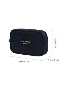 CHANEL Phiên bản giới hạn Giáng sinh năm 2025, Túi đựng mỹ phẩm vải tuýt màu xanh navy, Túi đựng đồ trang điểm có khóa kéo với logo vàng và khóa kéo hoa trà vàng, Hộp đựng đồ trang điểm sang trọng, Túi đựng đồ trang điểm thêu, Túi đựng đồ trang điểm dạng lưới, Túi đựng mỹ phẩm cầm tay di động, Túi đựng dụng cụ trang điểm, Túi đựng mỹ phẩm du lịch, Túi xách cao cấp cho nữ - Màu xanh hải quân - Xem 4