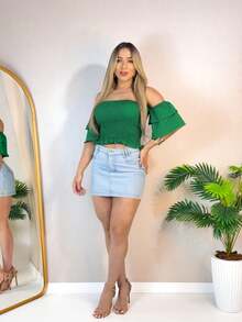 Women's Green Cropped Blouse With Off-The-Shoulder Detailing, Ruching, And Exaggerated Ruffled Sleeves. High-Stretch Fabric. - Verde - Ver 5