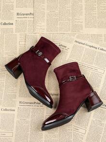 Giày bốt cổ ngắn da lộn mũi vuông màu đỏ rượu vang phong cách Pháp-Anh retro mới mùa Thu/Đông 2025 dành cho nữ, khóa kéo bên hông, gót chunky, quai cài, kiểu dáng ôm sát, cao gót thời trang. - Màu Đỏ Sâu - Xem 4