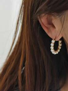 MESTILO 2入組歐美時尚金屬圓環珍珠圖案耳釘和耳環，適合作為女士生日禮物 - 金色 - 查看 1