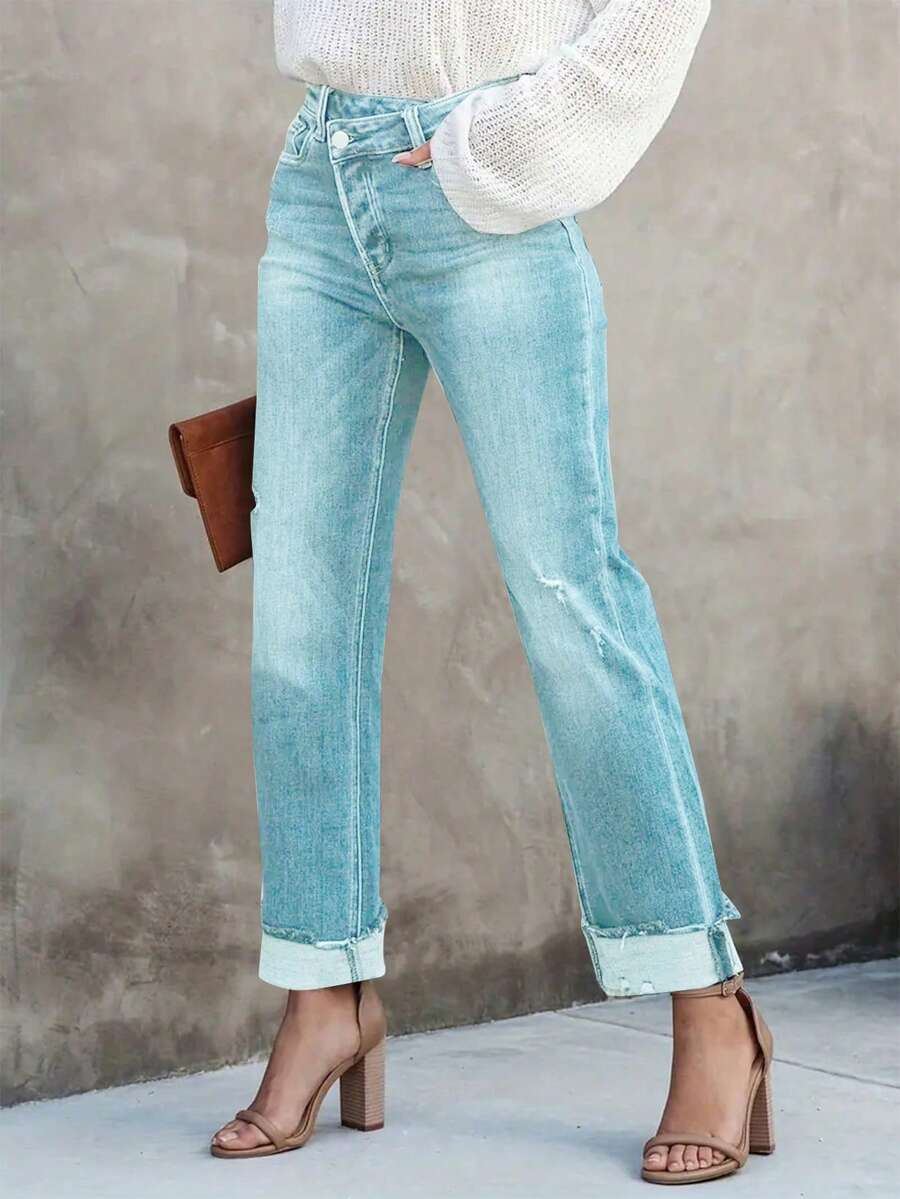 Quần jeans nữ dáng suông, ôm vừa vặn, thoải mái với chi tiết họa tiết râu mèo. Chất liệu denim co giãn vừa phải, nhẹ. Khóa cài nút và khóa kéo, thiết kế dài phù hợp cho mặc hàng ngày. Mùa xuân. - Xanh ngọc lục bảo - Xem 1