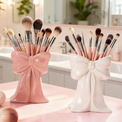 1pc Cute Bow-Shaped Storage Box, Suitable For Bathroom Makeup Brushes And Cosmetics. This Elegant Makeup Brush Holder Is Perfect For Girls, Students And Creative Home Decor. Also Suitable For Vacation, Beach, Bathroom, Bedroom And Other Occasions. Large Capacity.