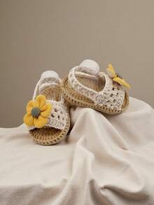 1 Pair Crochet Infant Sandals With Yellow Sunflower, Handmade Shoes, Beige