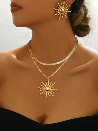 三件套向日葵设计项链，时尚百搭，优雅别致，欧美风格，适合日常佩戴，秋冬季节亦可佩戴。