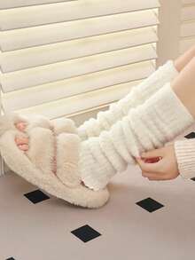 1双时尚女士白色毛绒腿套，宽松蓬松腿套，适合秋冬季穿着 - 白色 - 查看 4