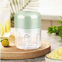 1pc Wireless Electric Garlic Masher, 8.45oz/3.38oz, Mini Wireless Portable Garlic Chopper, USB Rechargeable Garlic Press, Easy To Clean, Chili/Onion/Vegetable/Garlic Food Processor