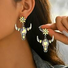1 par de pendientes de mujer con cabeza de toro de cristal de moda, adecuados como accesorios para fiestas, regalo para amigos