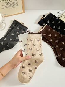 4 Paar Damen Mittelhoch Socken mit Schleifenmuster, Retro Design Crew Socken, locker sitzender Bund ohne Einengung, geeignet für den täglichen Gebrauch und alle Jahreszeiten, zufällige Farben