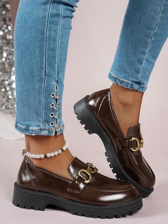 Serie de unicolor Mocasines de mujer con cadena metálica estilo británico, suela gruesa, estilo campus, nueva moda de piel marrón. Versátiles y adecuados para uniformes, zapatos casuales minimalistas, aptos para todas las estaciones, ideales para el Día de San Valentín, festivales de música, Día del Maestro, Día de la Madre, Acción de Gracias, Navidad, Año Nuevo