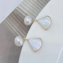 1对法式仿珍珠贝壳流苏扇形耳环，高端仿珍珠耳环，优雅小巧耳钉