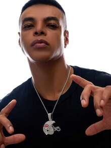 1 Stück 3D Fußballhelm Anhänger Halskette komplett mit Strass, Sportlicher Accessoire für Herren