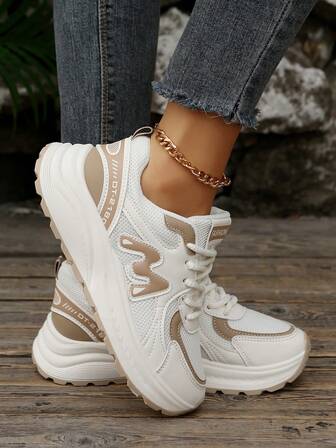 1 par de zapatos deportivos para mujer, con decoración de letras en la parte superior, suela dentada para una mejor tracción, diseño de combinación de PU y malla para estética y transpirabilidad, adecuados para correr, fitness, senderismo, caminar, uso cómodo