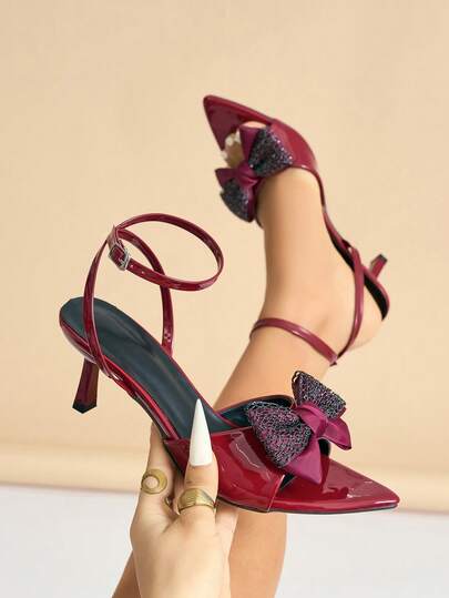 Tacones altos para mujer, adecuados para primavera, verano, fiestas nocturnas, viajes, compras, reuniones, pasarela, ir al trabajo, fiestas elegantes, Día de San Valentín, regalo de Año Nuevo Chino. Características: lazo de encaje 3D, punta afilada, correa de tobillo ajustable, tacón de gatito, unicolor, acabado espejado, material cómodo, combina con vestidos de otoño, vestidos de gala, ropa de novia, maduro, versátil, burdeos