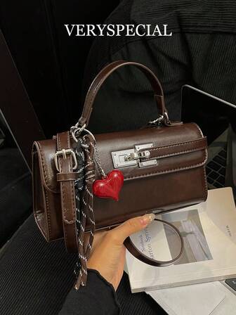 1pc Vintage Oil Skin PU Small Square Crossbody Bag, Flap Design With Fashion Lock Hardware Decor, Handbag With Heart Charm For Women, Suitable For Modern Style, Daily Commute Or Outing
