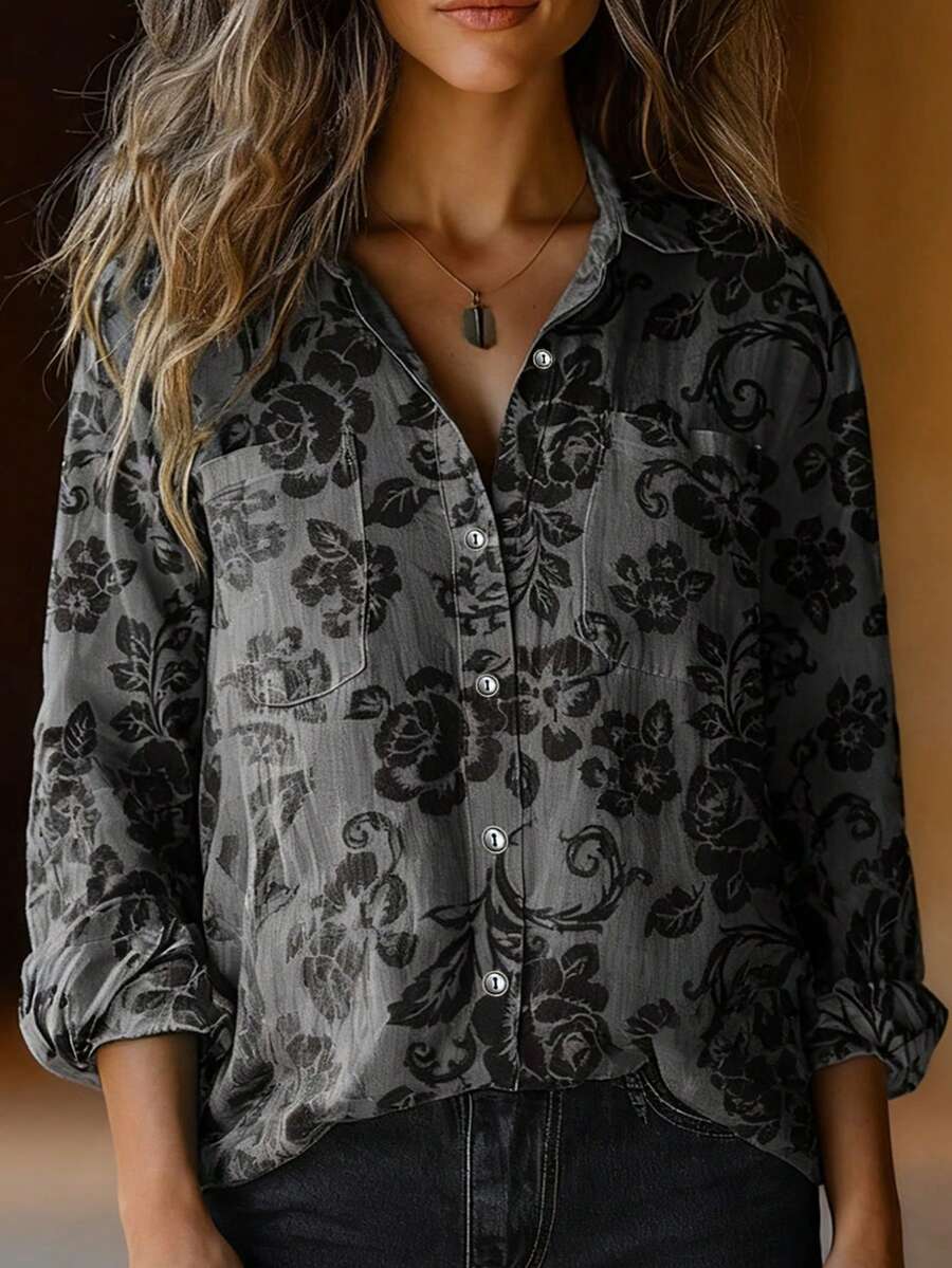 大码女式复古印花时尚衬衫，前双口袋设计，春季款