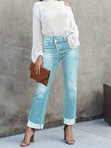 Quần jeans nữ dáng suông, ôm vừa vặn, thoải mái với chi tiết họa tiết râu mèo. Chất liệu denim co giãn vừa phải, nhẹ. Khóa cài nút và khóa kéo, thiết kế dài phù hợp cho mặc hàng ngày. Mùa xuân. - Xanh ngọc lục bảo - Xem 5