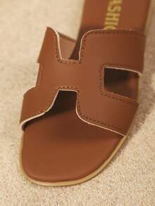 1双真皮幼儿/小女孩平底凉鞋，简约可调节绑带圆头时尚优雅可爱罗马凉鞋，适合6-17岁女孩日常休闲度假沙滩穿着，2026春夏款 - 棕色 - 查看 8