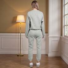 Conjunto De Dama Deportivo y Casual Ideal Para Un Estilo Relajante De Pants y Sudadera Que Ofrece La Mayor Comodidad #SensaciónDelujo #EstiloRomanticoDeSanValentín - Gris - Ver 2