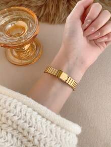 ساعة نسائية كوارتز بعقدة الخيزران البيضاوية الذهبية، أنيقة وعصرية للاستخدام اليومي، هدية مناسبة للحفلات