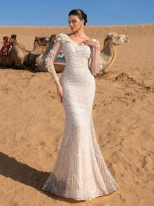 Đầm dạ hội dài tay cổ chữ V thanh lịch, đính sequin và hạt cườm, trang trí hoa văn. - Màu be - Xem 4