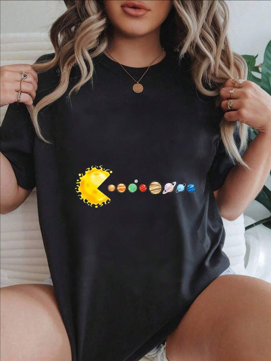 Pacman Eating Planets Solar System Women's Fashionable Print Casual T-Shirt Suitable For All Seasons
-Black - 黑色 - 查看 1