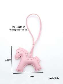 新款包包挂饰，优质全PU皮革，小马装饰，女士款；时尚多彩马车钥匙扣，生日纪念品