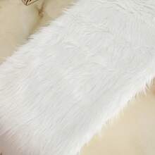 1pc Spring Summer Fall Winter Soft Plush Faux Fur Table Runner, White, Pink- 13x36 Inch, 13x72 Inch Winter Christmas Home Decor,Holiday Party Dining Table Cover For Coffee Table & Dresser, White Fuzzy Festive Birthday Decoration,Christmas Theme Tablecloth,Holiday Kitchen Dining Table Decoration For Home Party Decor,Room Decoration, Holiday Party Decoration,Holiday Dining Indoor/Outdoor Use - 白色 - 查看 8