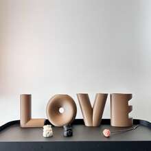 Adorno de jarrón con diseño creativo en forma de letra LOVE, adecuado para arreglos florales secos, decoración de sala de estar, entrada, escritorio de oficina, gabinete, un regalo perfecto