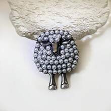 1 szt. Modna broszka ze stopu ze sztucznej perły w kształcie uroczej owcy, idealna na świąteczne przyjęcie, kurtkę, plecak, akcesorium dekoracyjne - jagnięcina - Zobacz 9