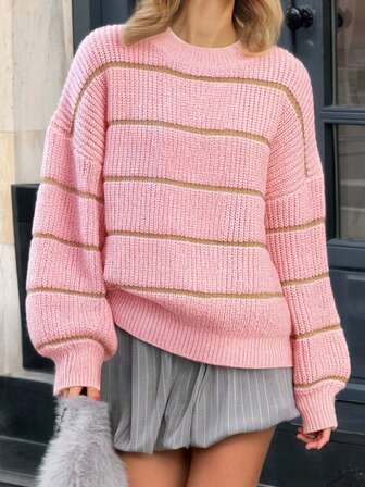 Damtröja med randig stickning och lös passform, snygg och åldersreducerande, mångsidig för vintern