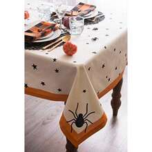 DII Colección de Mesa de Halloween con Estrellas Negras/araña Espeluznante con Borde Naranja sobre Fondo Natural Blanquecino, Lavable a máquina, Camino de Mesa de 14 x 72 Pulgadas(Estrellas negras 132.1 x 132.1 cm (Cuadrado)) - Multicolor - Ver 3