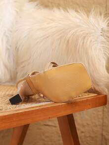 Sandalias de tacón de aguja con tiras múltiples y huecas en el tobillo, de color caqui, elegantes, cómodas y versátiles para uso diario