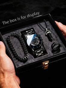 这款四件套腕表套装包含一块多功能石英表、一条黑色链式手链、一条银色项链和一枚男士戒指。时尚的套装采用全黑设计，搭配金属链条元素，散发出酷炫时尚的魅力。适合各种场合，例如圣诞派对、新年聚会和日常出行。 - 黑色 - 查看 13