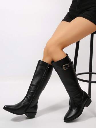 FVPFVP Botas de jinete de estilo británico con hebilla de cinturón para el invierno de 2024, botas ajustadas sobre la rodilla de tubo recto de color marrón para mujeres