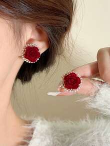 1 Pair Girls' Red Flower Beaded Earrings, Lightweight & Luxurious, Showcasing A High-End Unique Style - Multicolor - View 2