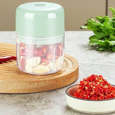 1pc Wireless Electric Garlic Masher, 8.45oz/3.38oz, Mini Wireless Portable Garlic Chopper, USB Rechargeable Garlic Press, Easy To Clean, Chili/Onion/Vegetable/Garlic Food Processor