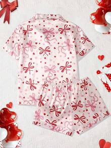蝴蝶结和心形图案短款睡衣套装 - 短袖纽扣上衣和裤子，柔软缎面睡衣，可机洗，可外穿 - 粉色 - 查看 2