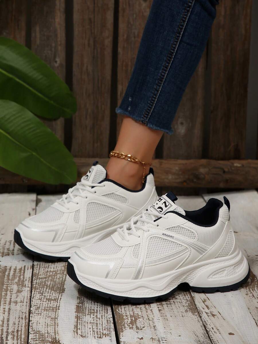 1 Pair Women's Thick Sole Chunky Sneakers, Fashion Breathable Versatile New Platform Lightweight Casual Lace-Up Low-Top Shoes - Black and White - View 1