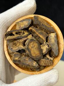 5克，高油沉香，天然沉香，独特持久的香味，适合焚香，纯天然无添加剂，油润饱满，香气浓郁，优质沉香，适用于电子香，阻燃，适合室内空气清新、助眠、放松、集中注意力、瑜伽、招待客人和馈赠。 - 高油沉香木 - 查看 7