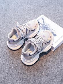 Zapatillas deportivas vintage de estilo callejero, nuevas para primavera/otoño 2025, de diseño con malla transpirable, esenciales para el uso diario y el streetwear, 2 piezas